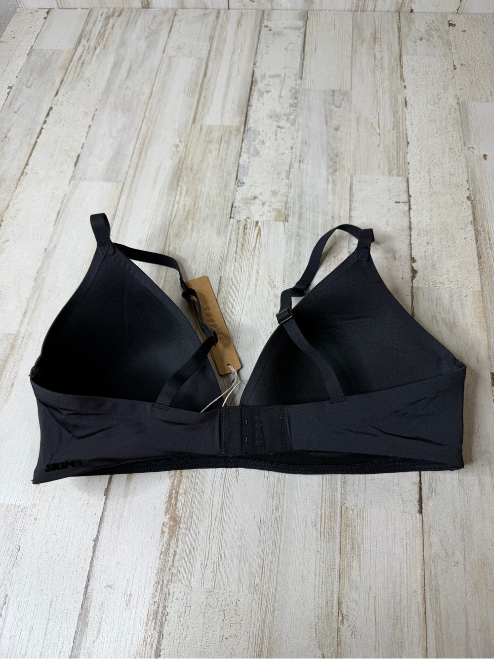 SKIMS Black Wireless Smooth T-Shirt Bra - Picture 2 of 5